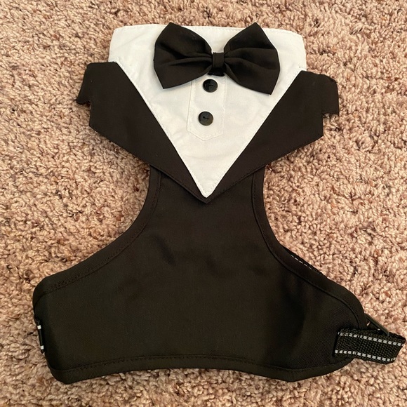 NWT! Dog tuxedo harness - Picture 1 of 12